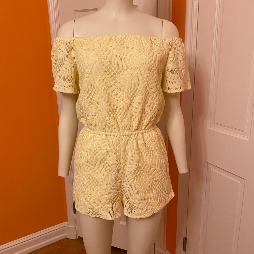 BB Dakota Yellow Lace Romper - Picture 1 of 3